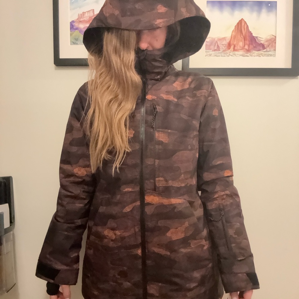 Volcom Women's tan & purple Camouflage Ski Jacket